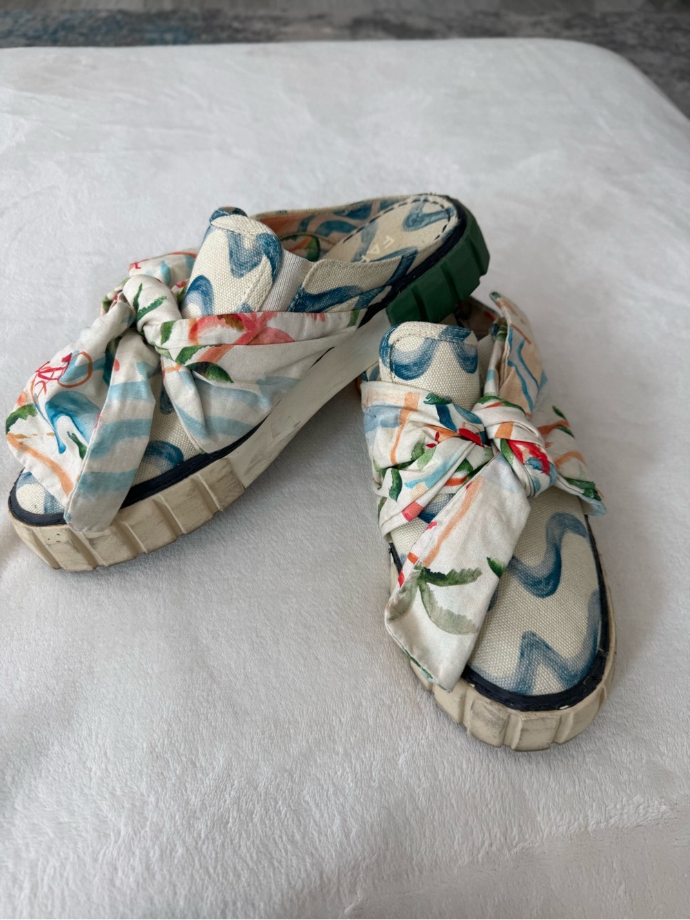 FARM Rio Copacabana Mule Sneaker Tropical Wave Bow Women’s 10